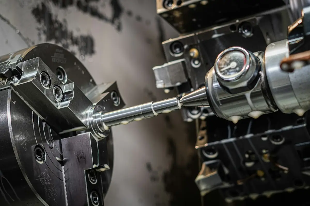 Best Deburring Tool for Machinists and How Noga and Shaviv Compare