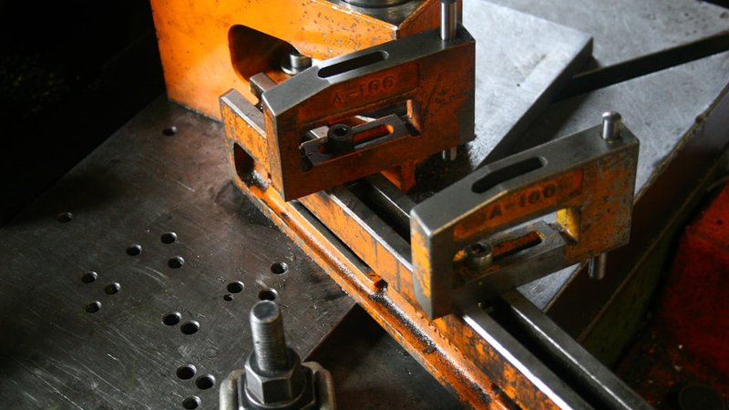 How to Choose Carbide End Mills