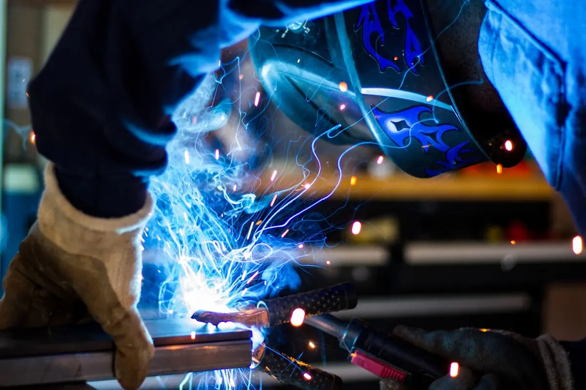 Cobot Welding vs Traditional Automation
